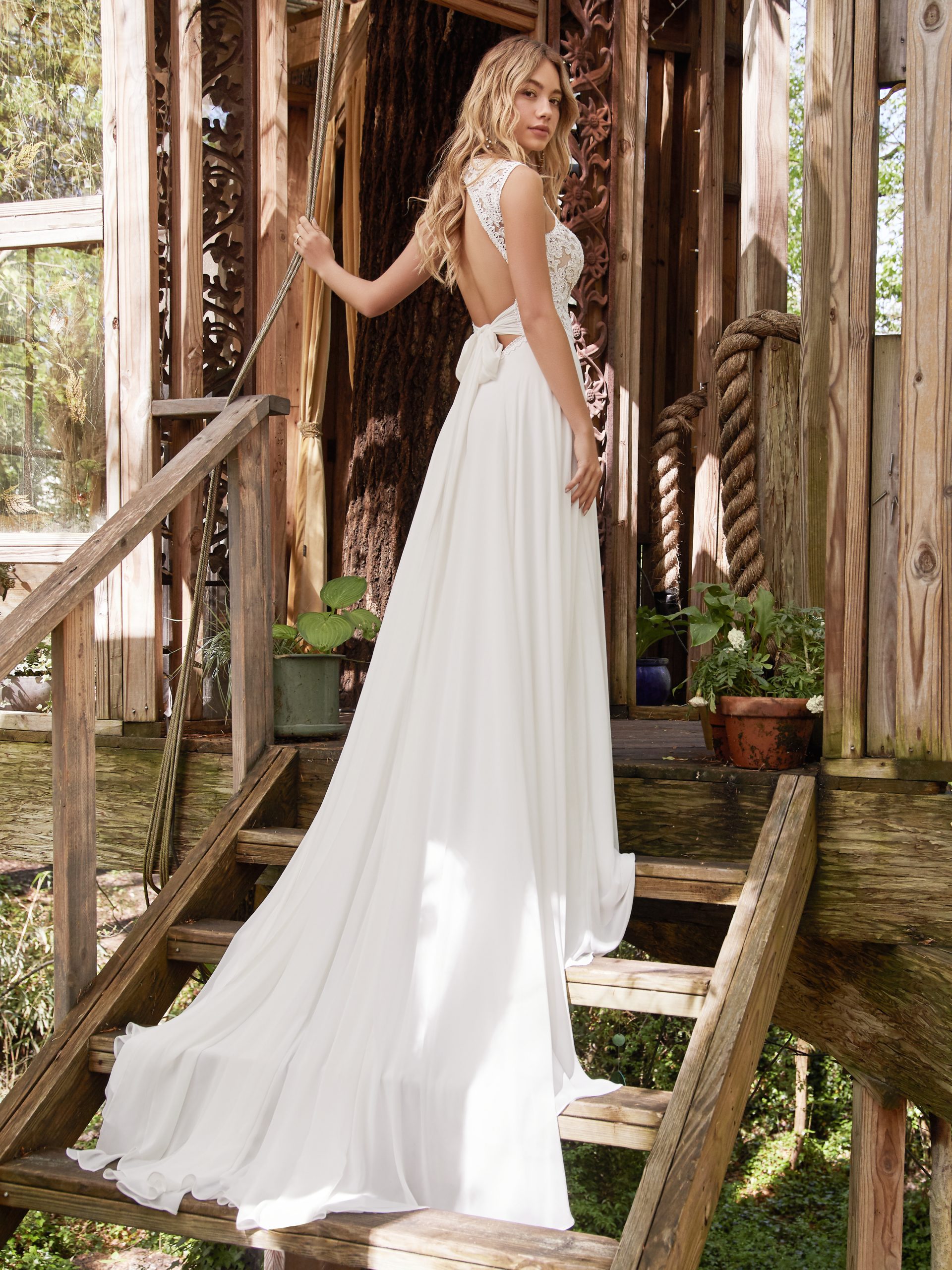 Chiffon Beach Wedding Dresses for Your Ocean Inspired Celebration