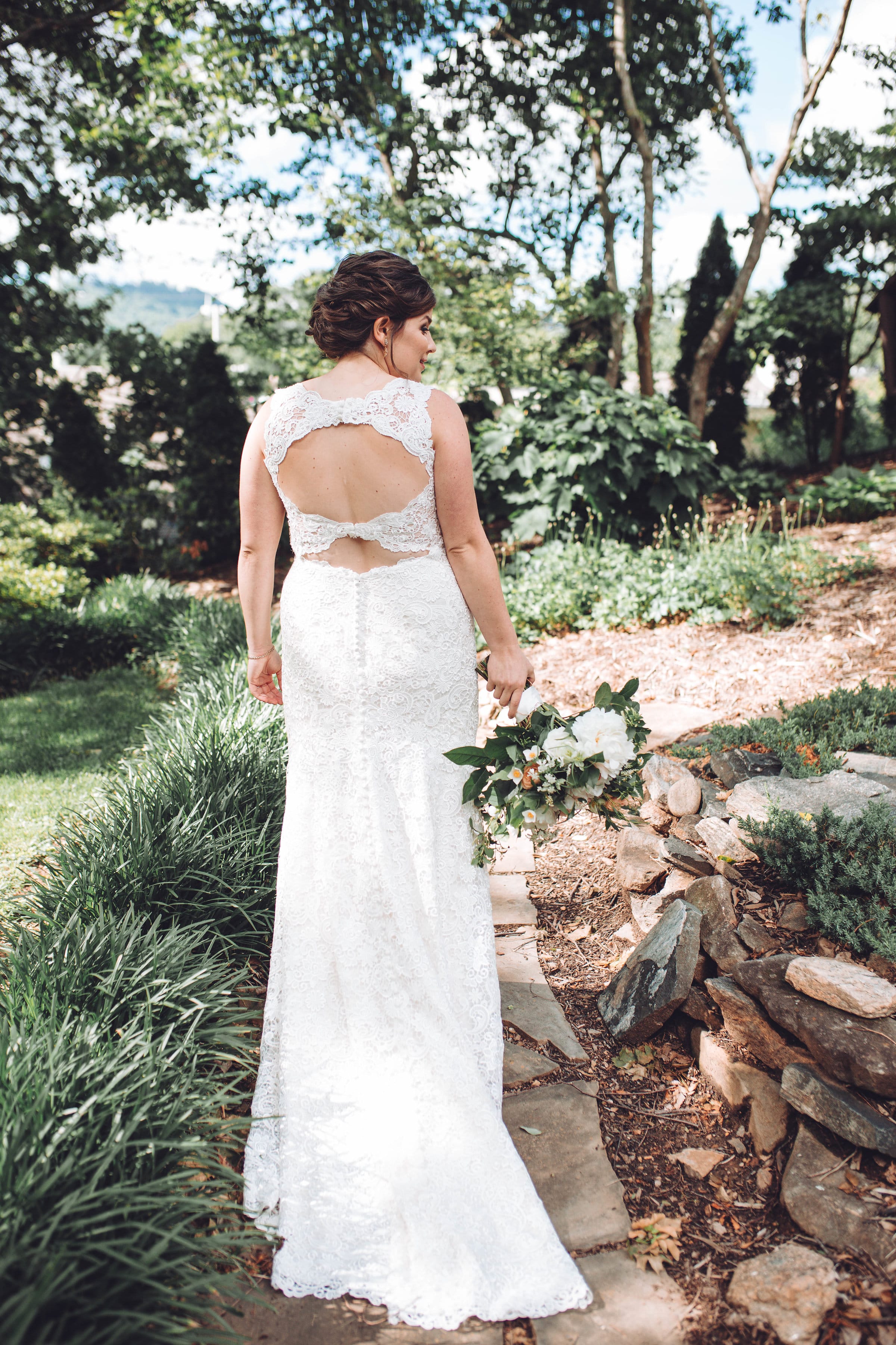 Keyhole-back Lace Wedding Dress in Classic and Romantic Nuptials