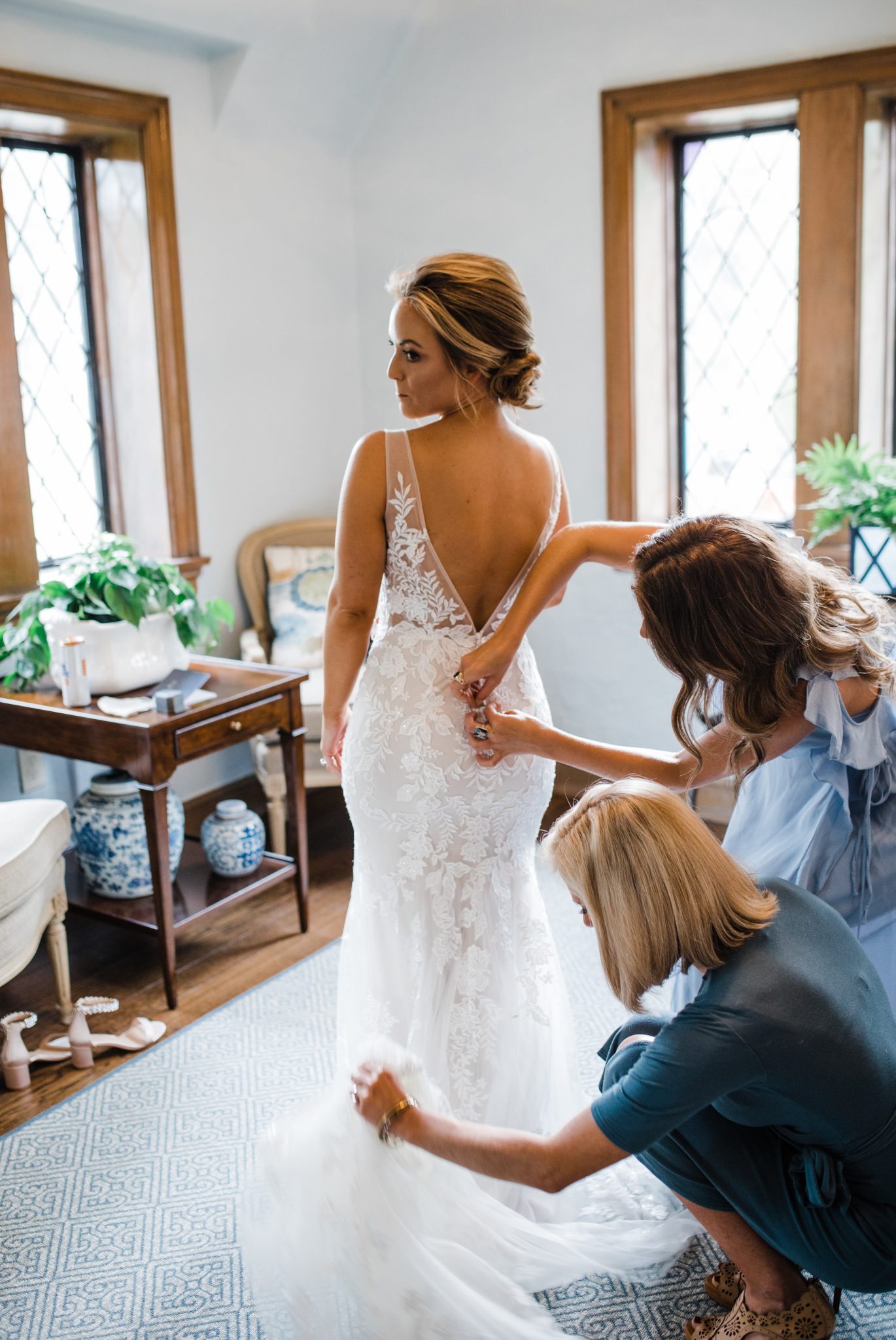 How to Choose the Right Wedding Undergarments for Your Wedding Dress