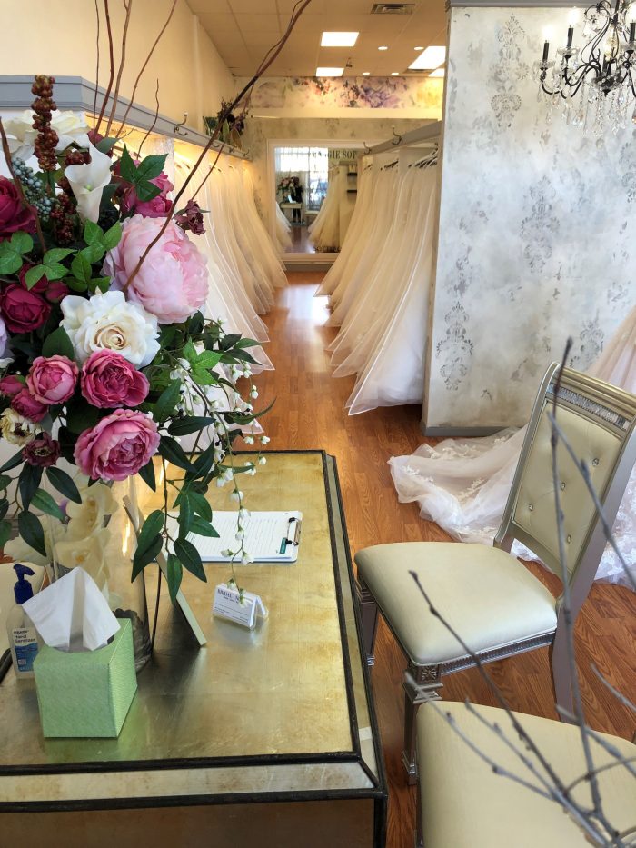 Conseils beauté pour la préparation du mariage Photo d'un salon de mariage avec des fleurs