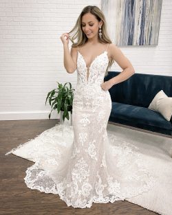 How to Have a Successful First Wedding Dress Fitting