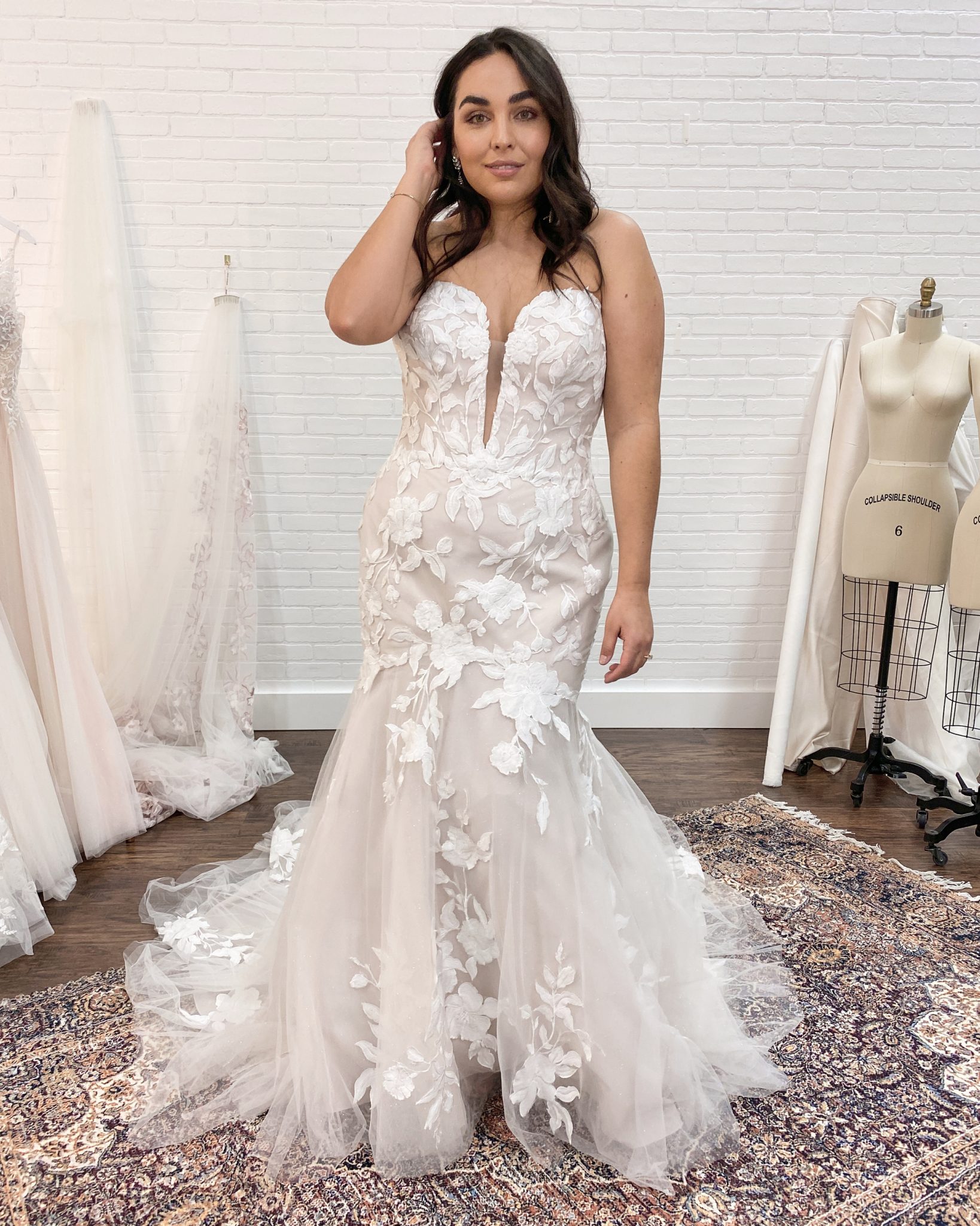 How to Have a Successful First Wedding Dress Fitting