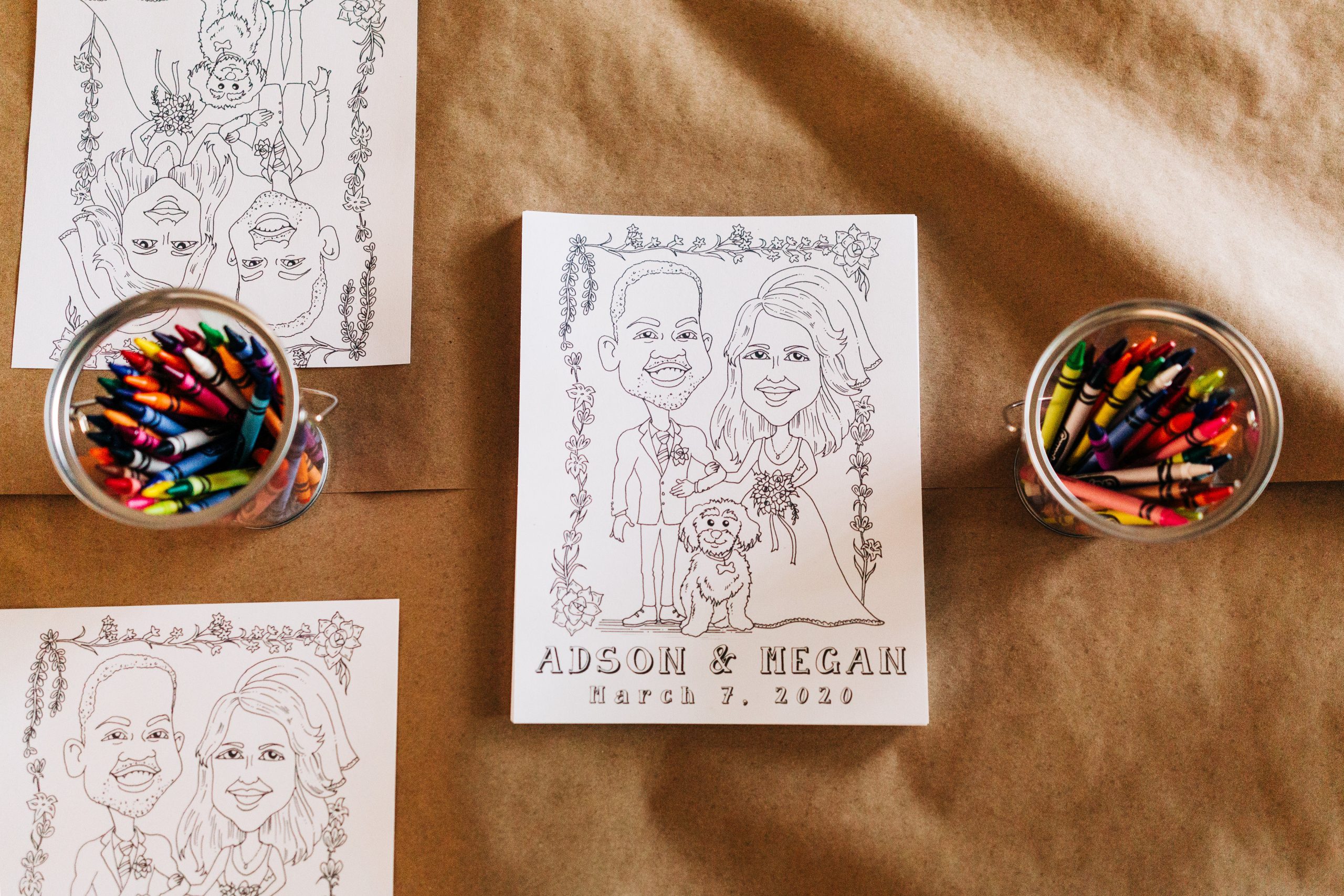 Idées créatives de fête de fiançailles d'une page de coloriage personnalisée