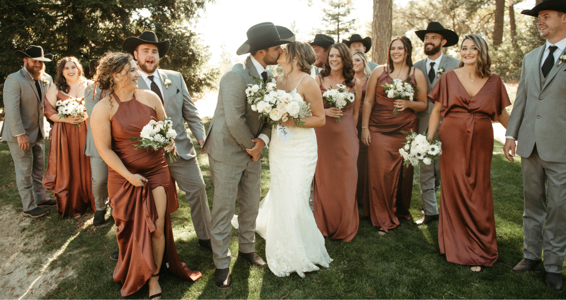 10 Rustic Wedding Dresses & Inspo