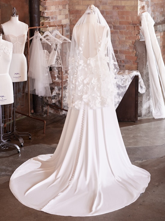 Lavinia Fingertip-length Veil as a wedding dress customization