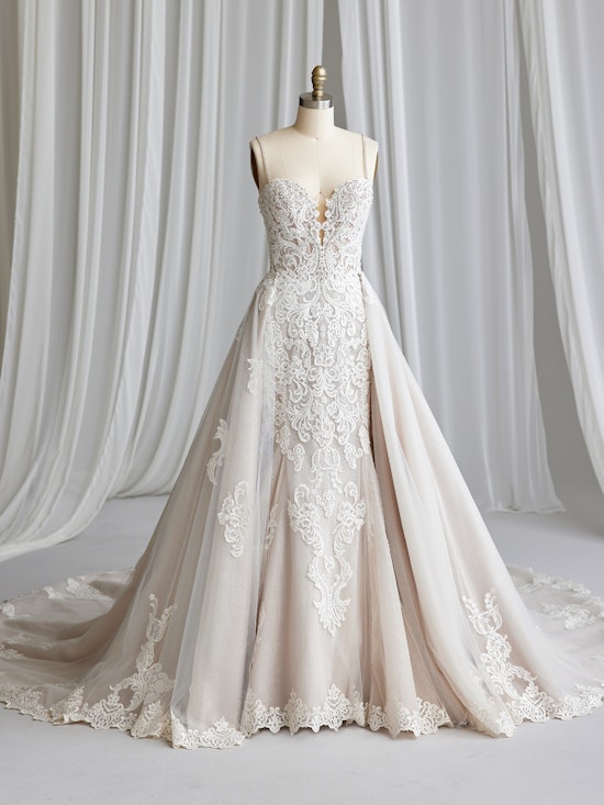 A Fiona wedding dress train by Maggie Sottero