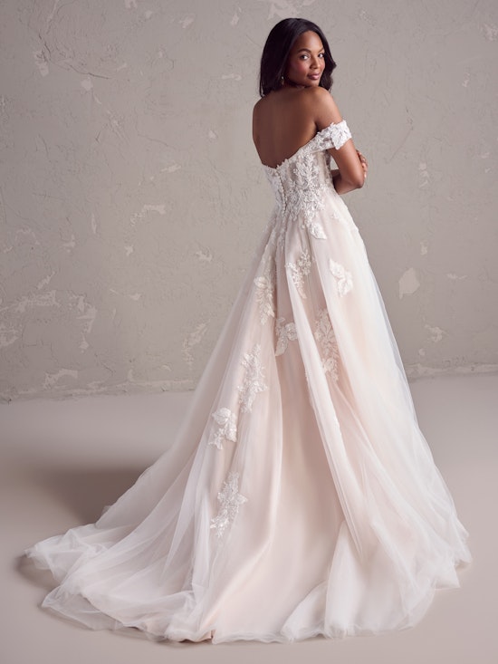 Trend Alert Pearl Wedding Dress Styles Accessories